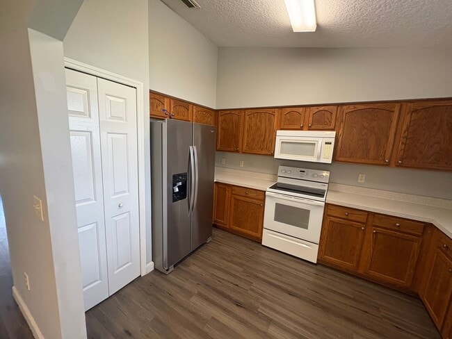 Photo - Groves at Baytree, Tavares 3/2 with Screened Back Porch