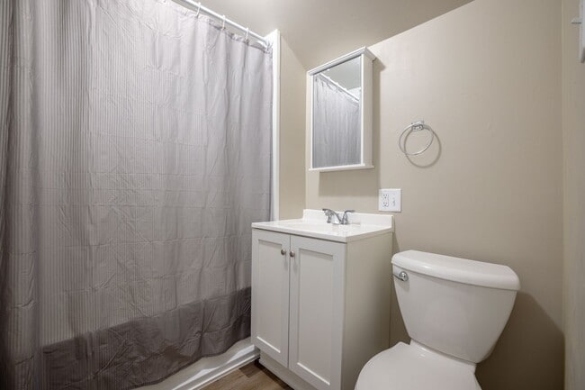 Photo - 390 S Hickory St Unit 390 Hickory - Upper
