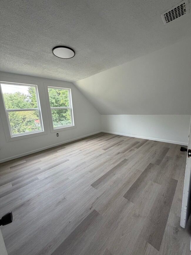 Photo - 11699 Peckham Ave