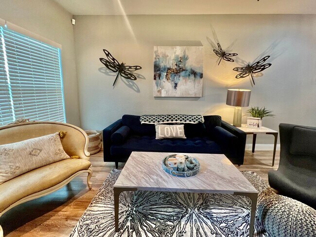 Photo - 3 Bedroom / 2 Bathroom super cute house for lease!