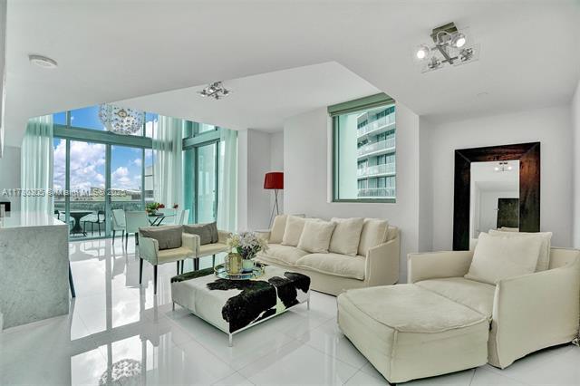 Building Photo - 900 Biscayne Rental