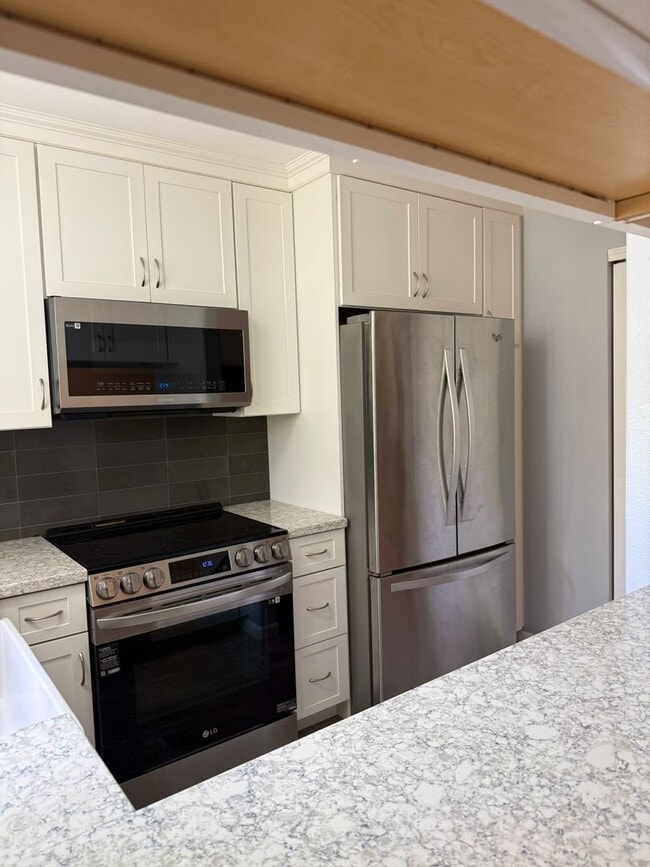 679 Meakanu Ln