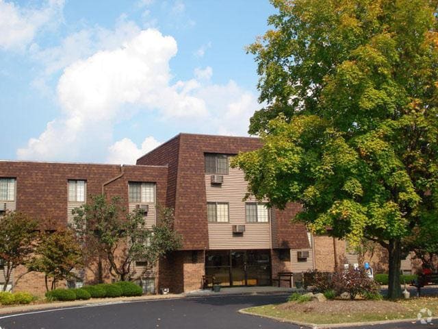 Building Photo - Shadow Run Rental