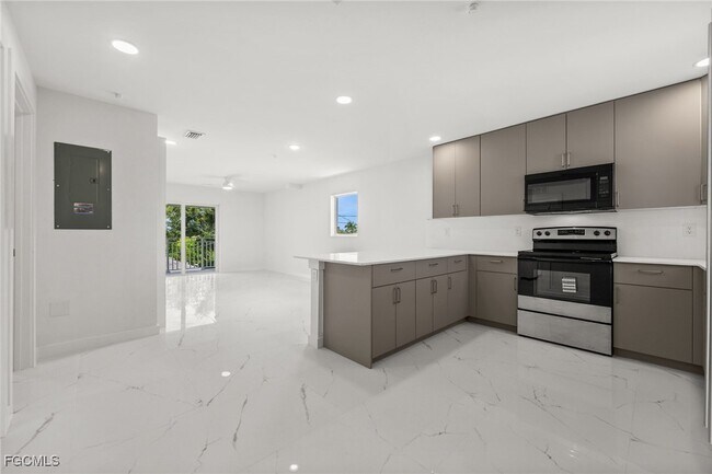 Photo - 721 SW 30th Terrace Unit 1