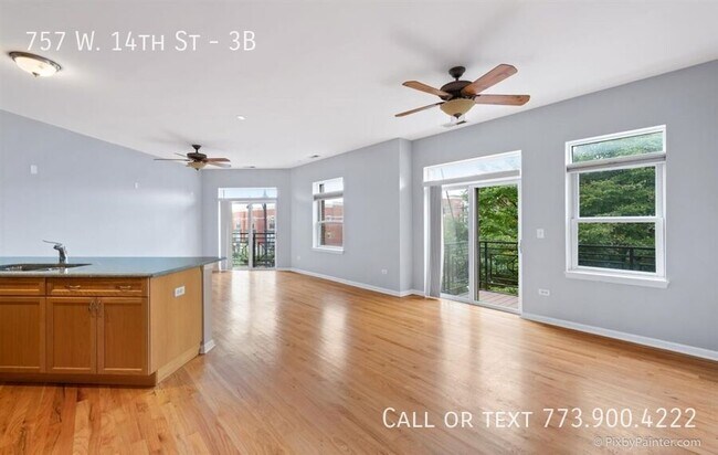 Photo - 757 W 14th St