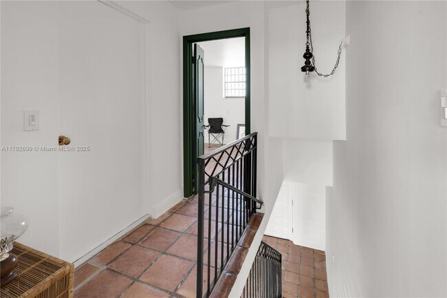 Photo - 7899 NE Bayshore Ct Unidad 6E