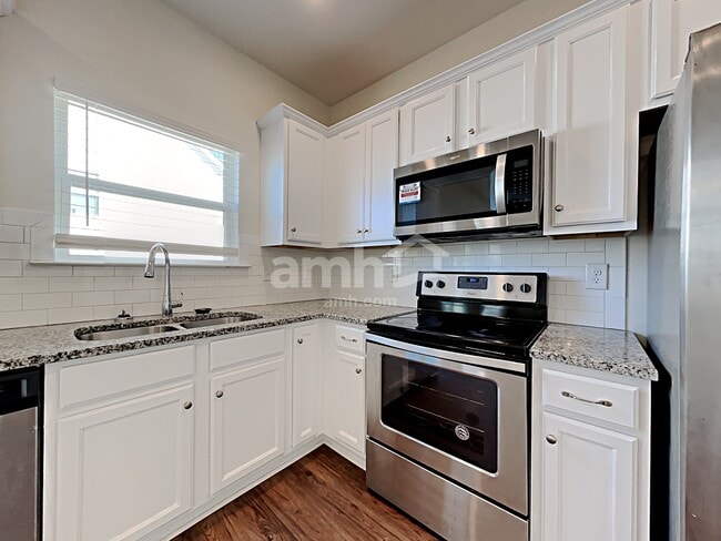 Photo - 7090 Creeksong Dr