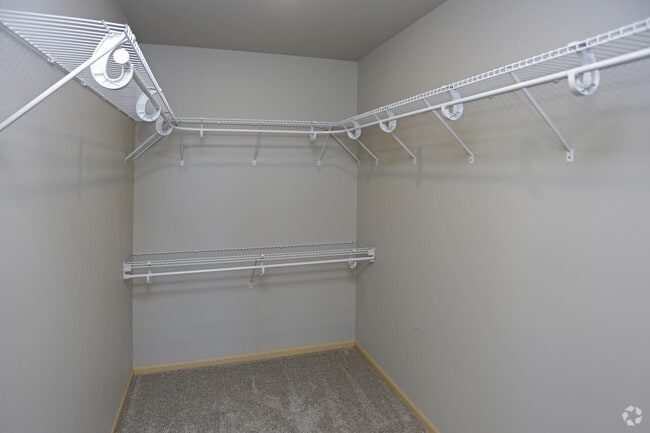 3 Bedroom Master Closet - Country View