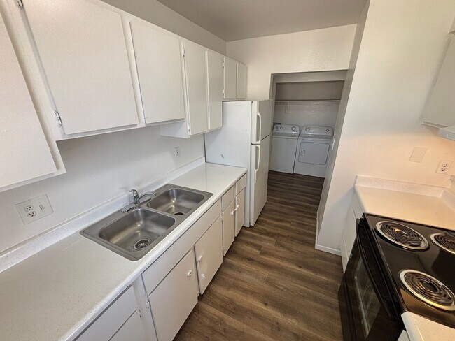 Photo - 2036 N Crawford St Unidad 1