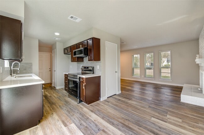 Photo - 7411 Trabajo Dr