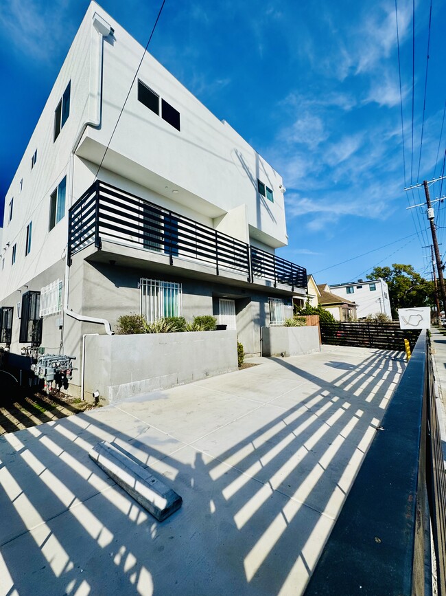 Photo - 215 E 29th St House