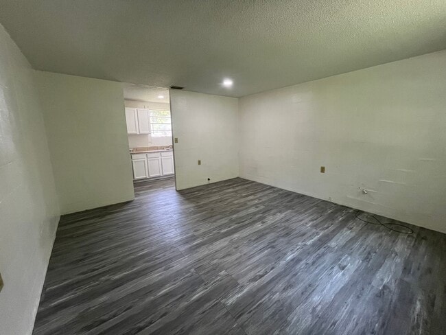 Photo - REMODELED 1 Bedroom, 1 Bathroom Brick Apartment (ask about our move in special!) Unit 811 McGee Street NE Live Oak 32064
