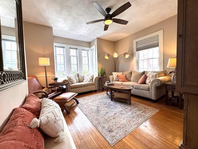 Living Room - 36 Wallis St Unit 2