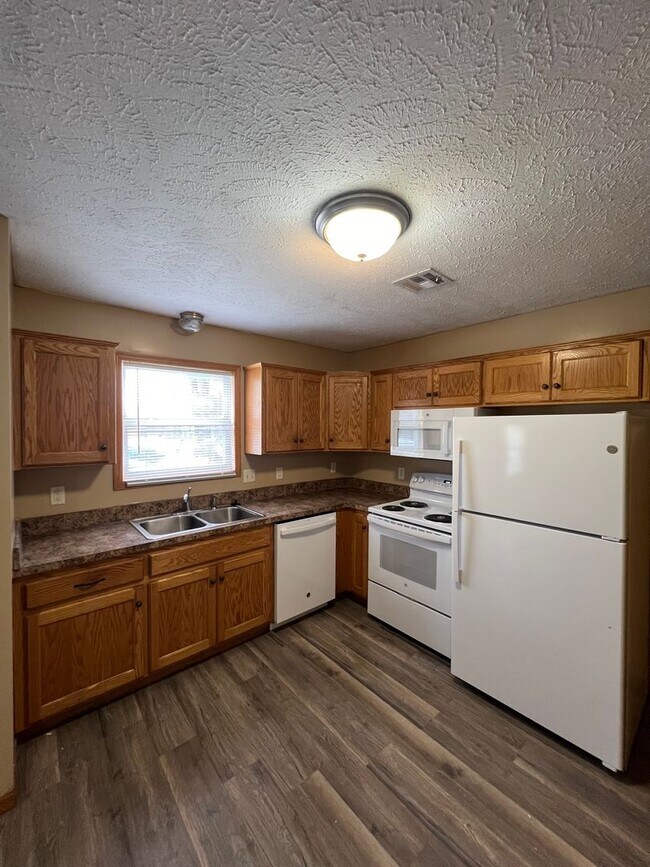 Photo - 222-222 W Home St Unit 220 W Home