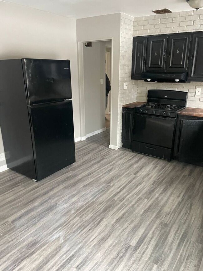 Photo - 3 Bedroom Ranch | Modern Updates & Natural Light