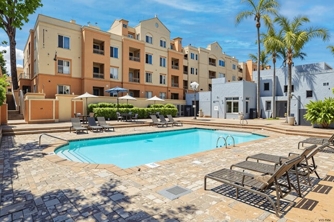 Building Photo - 8889 Caminito Plaza Centro Unit 7120 Rental