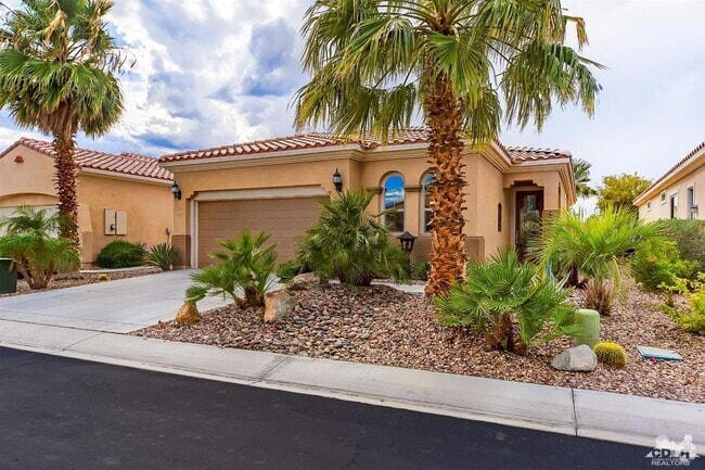 Building Photo - 41325 Calle Servando Rental