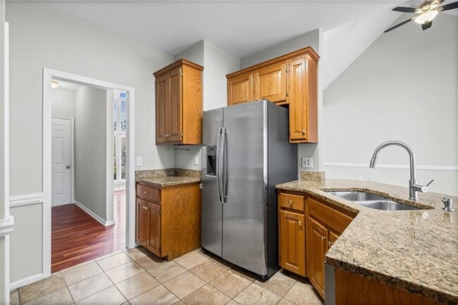 Photo - 1969 Seymour Dr NW