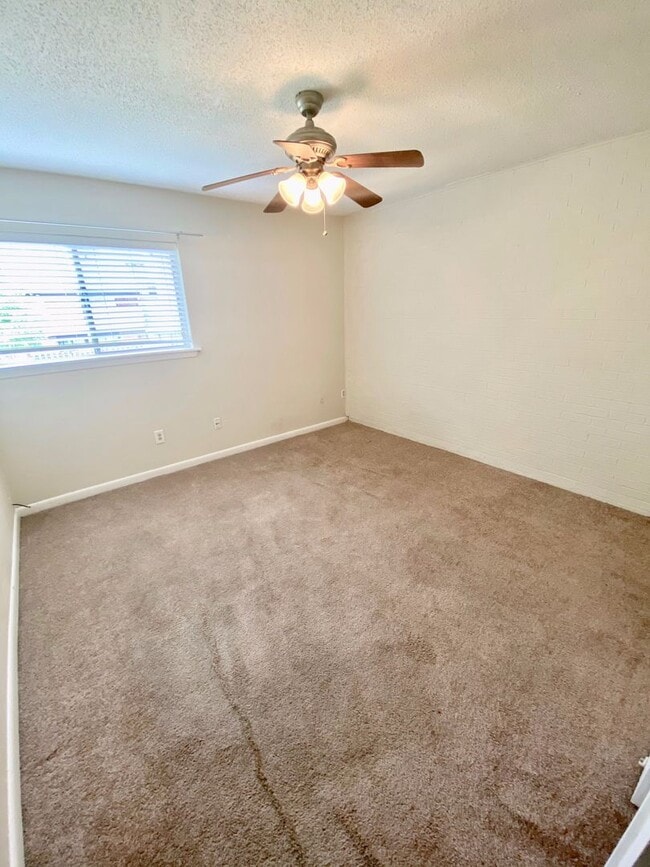 Photo - 2/1.5 NE Jackson Townhome