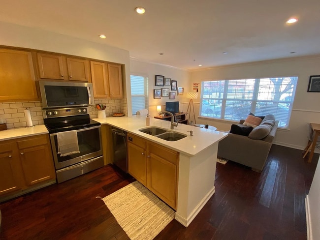 Photo - UPDATED 2BD/1BA Condo- PRIME UPTOWN LOCATION! Available 5/5/26!