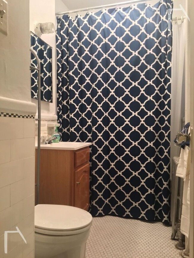 Photo - Studio in Brighton is available on 9/1