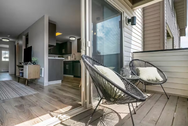 Photo - 1430 3rd Ave E Unidad 9