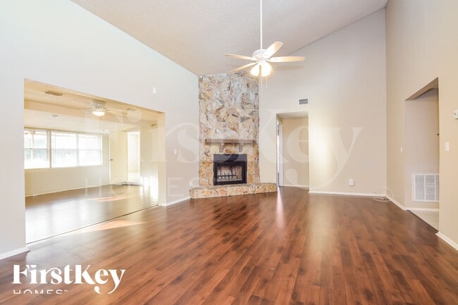 Photo - 6708 Timberlane W Dr