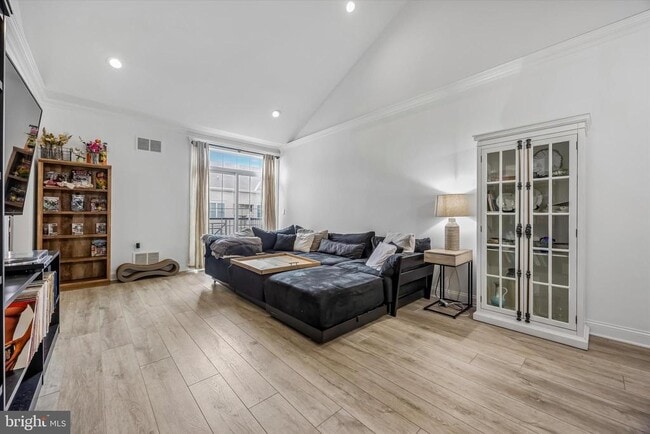Photo - 200 W Elm St Unit 1428