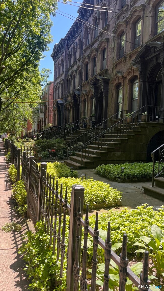 Photo - 556 Chapel St Unit APT 3