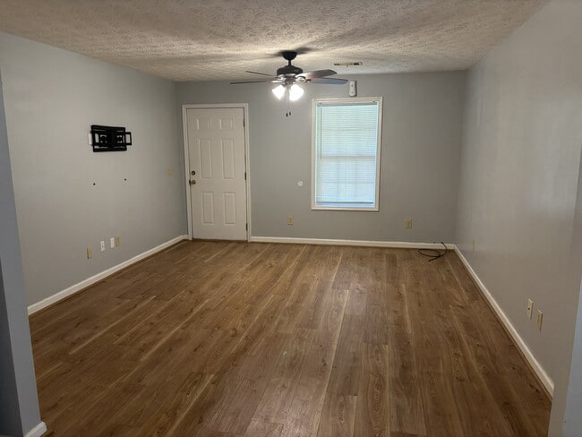 Living Room - 155 Old Glenwood Springs Rd Unit 301