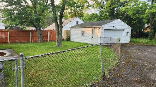 2291 Green Rd