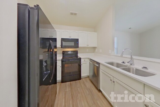 Photo - 1347 Braveheart Ln