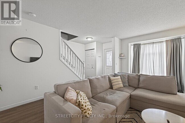 Photo - 1320 Savannah Dr