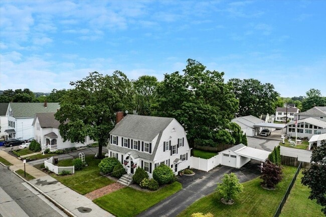 Photo - 165 Taylor St