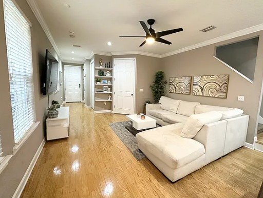 Photo - 104 S Moody Ave
