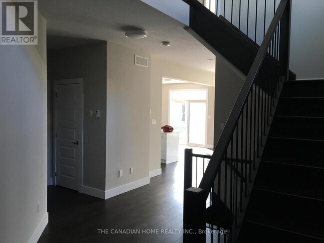 Photo - 1753 Brayford Ave