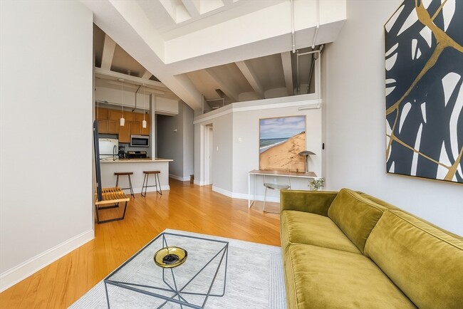 Building Photo - 12 Stoneholm St Unit 423