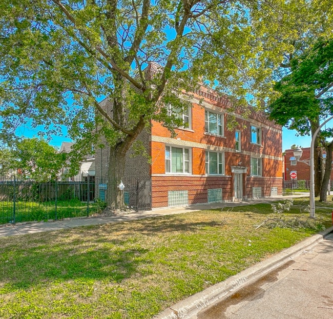Photo - 3436 W Huron St Unit 2W