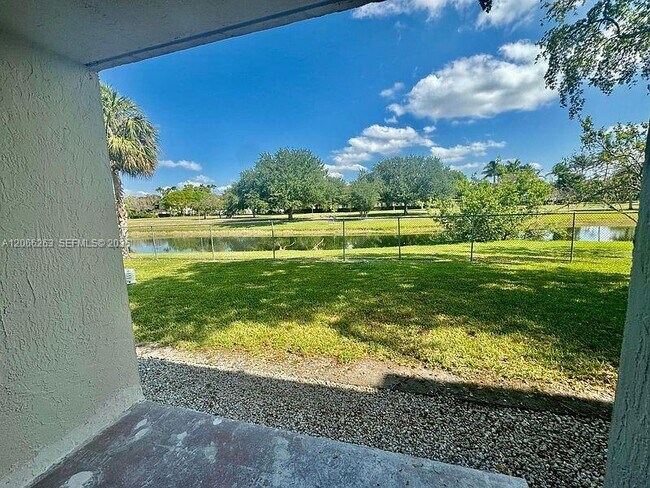 Photo - 7195 NW 179th St Unidad 107