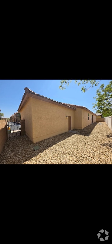 Building Photo - 6211 Trenton Parade Ave Rental