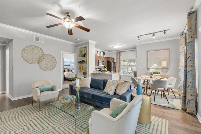 2BD, 2BA - 1,185SF - Living Room