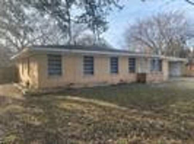 Photo - 2408 Lake Air Dr