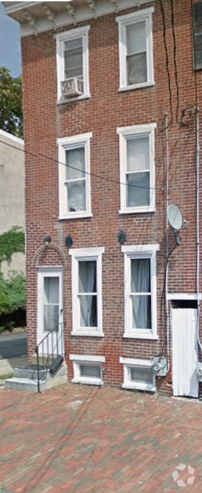 Building Photo - 842 N Madison St Rental