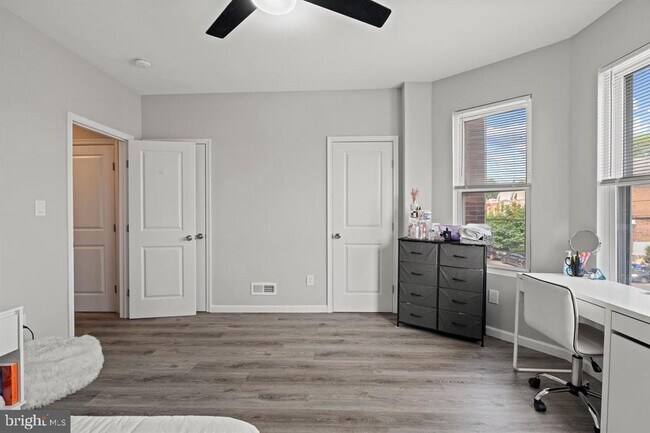 Photo - 4928 Florence Ave