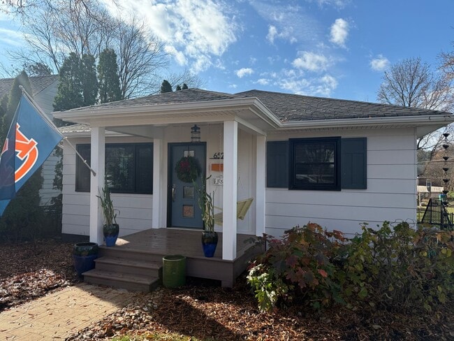 Photo - Fantastic Home Near Three Chopt and Patterson Available immediately!