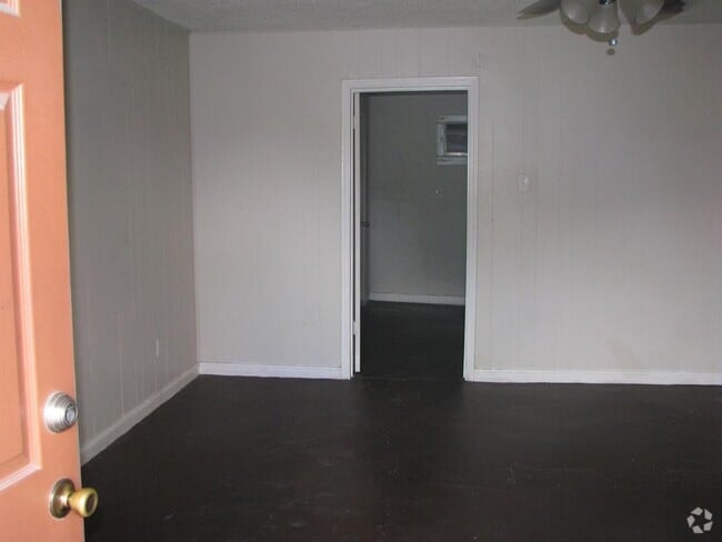 Building Photo - 3812 Wipprecht St Unit 18B Rental