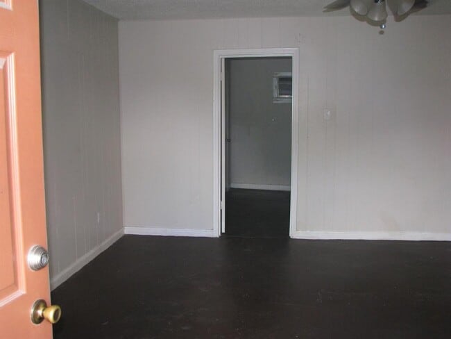 Photo - 3812 Wipprecht St Apartment Unit 18B