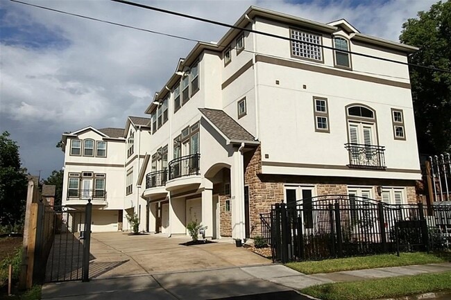 Building Photo - 1815 Oakdale St Rental