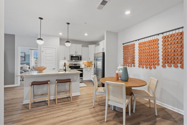 Photo - Hawthorne Palmetto