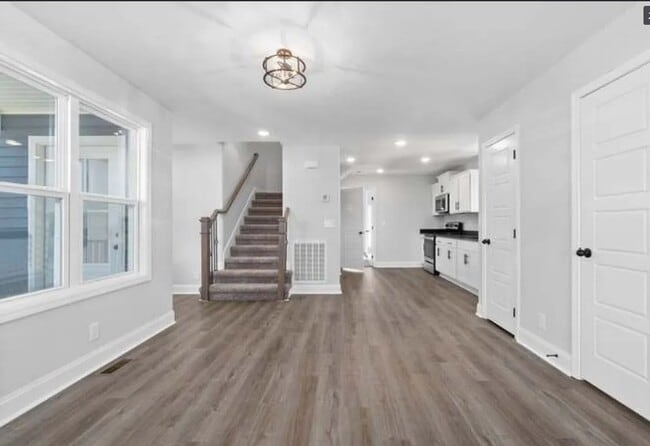 Photo - 64 W High St